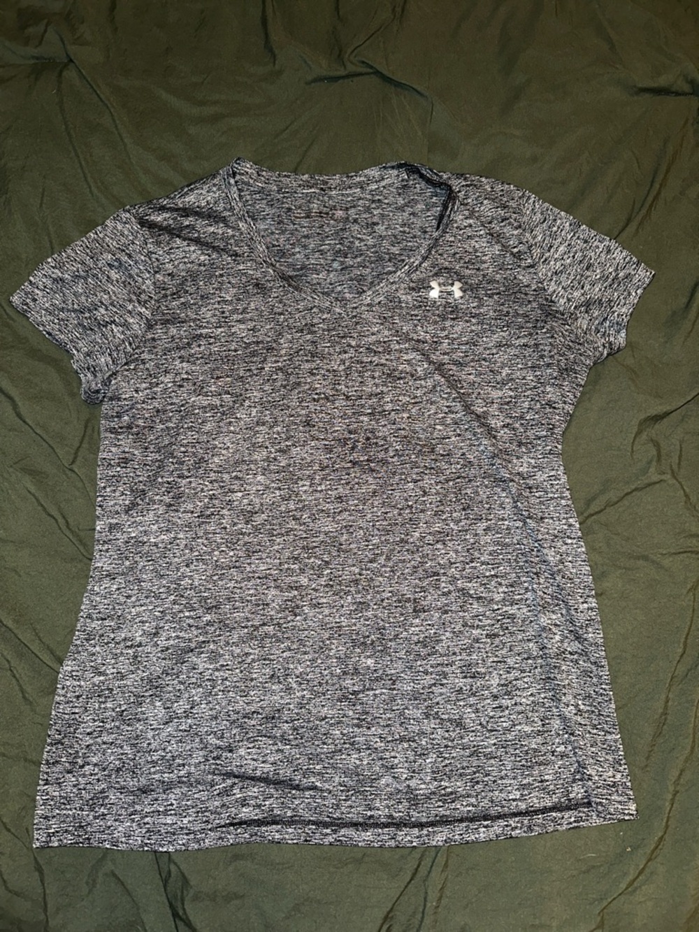 Under Armour Women’s Heathered Black & White Short Sleeve V‑Neck Tee